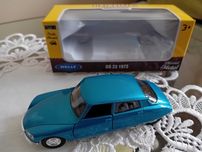 DS 23 1973r. Citroen model, skala 1:43