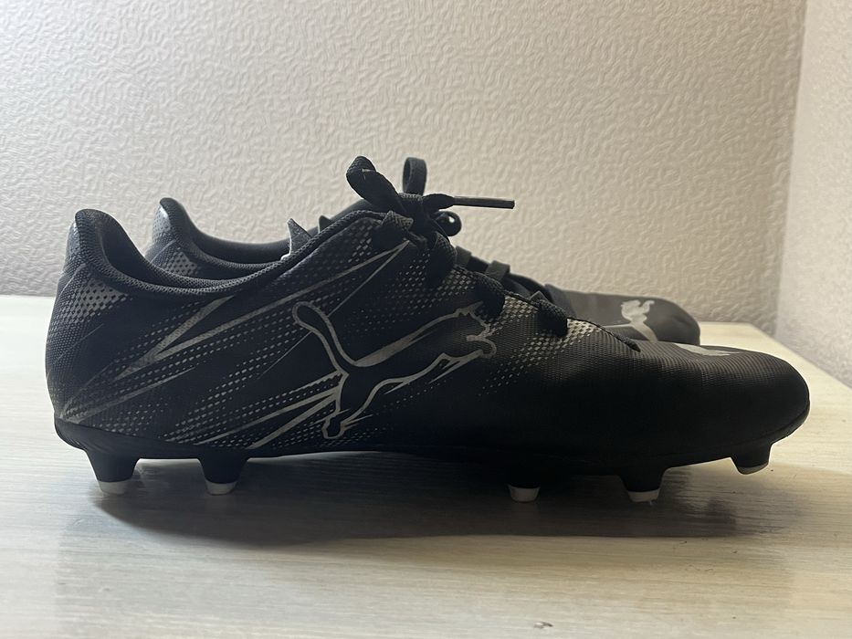 Бутси Puma Tacto чорного кольору
