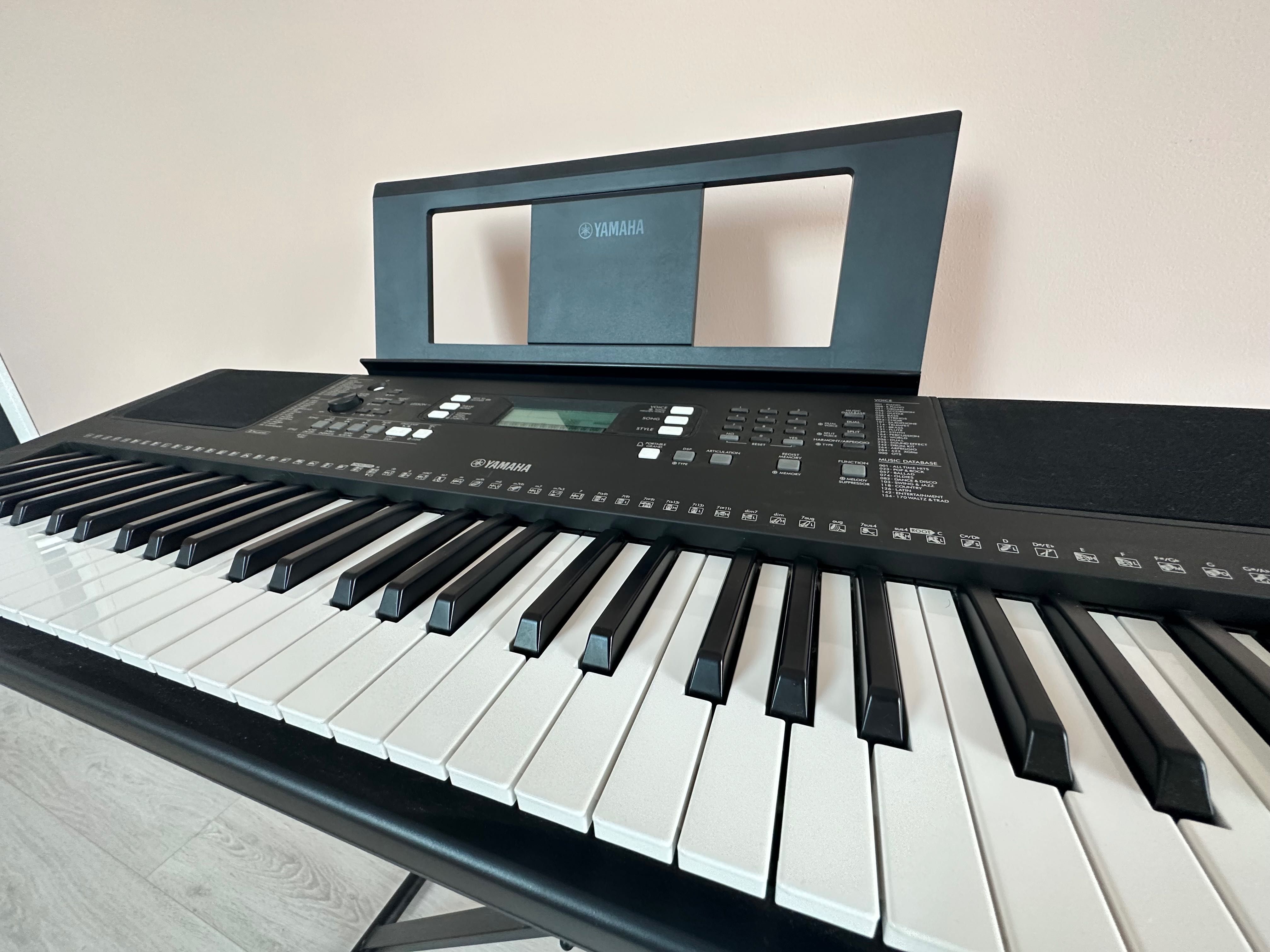 Цифрове піаніно Yamaha PSR - E373