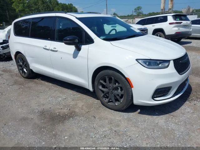 Chrysler Pacifica 3.6 / 4x4 / Automat / Benzyna / Panorama