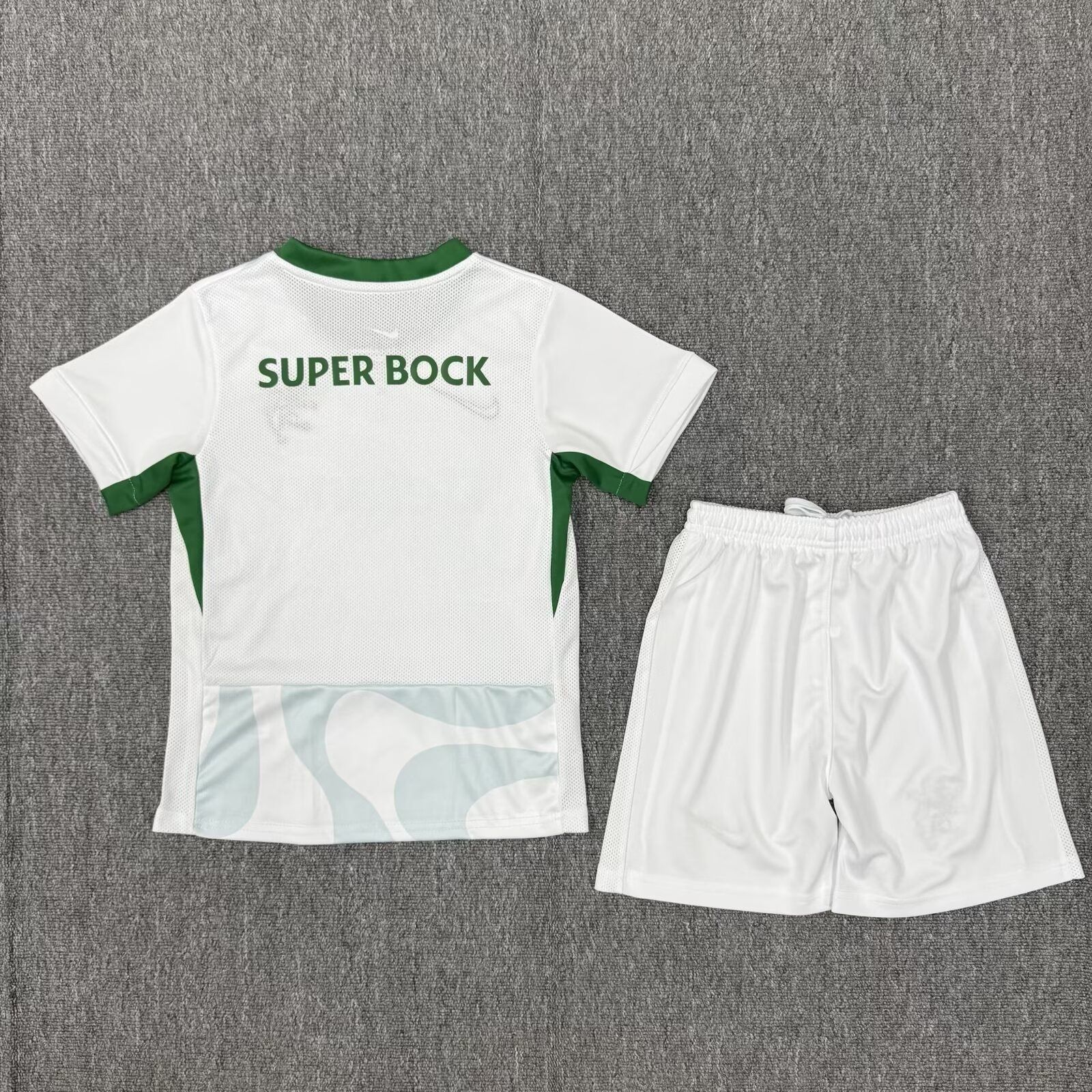 Kit infantil Sporting alternativo 25/26