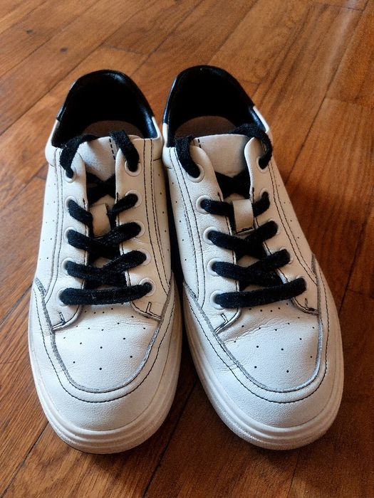 Шкіряні кеди в гарному стані