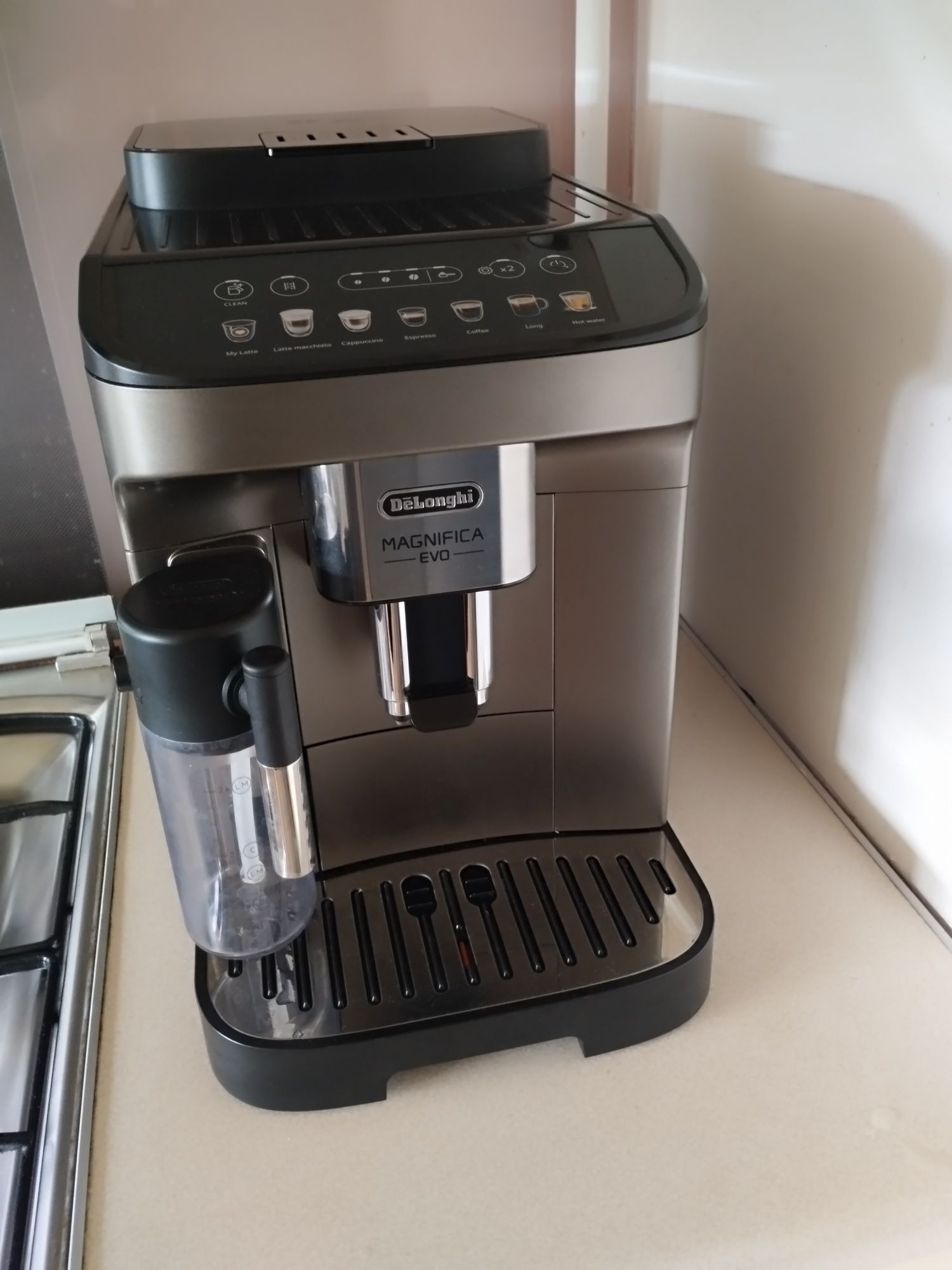 Express DeLonghi Magnnifica Evo