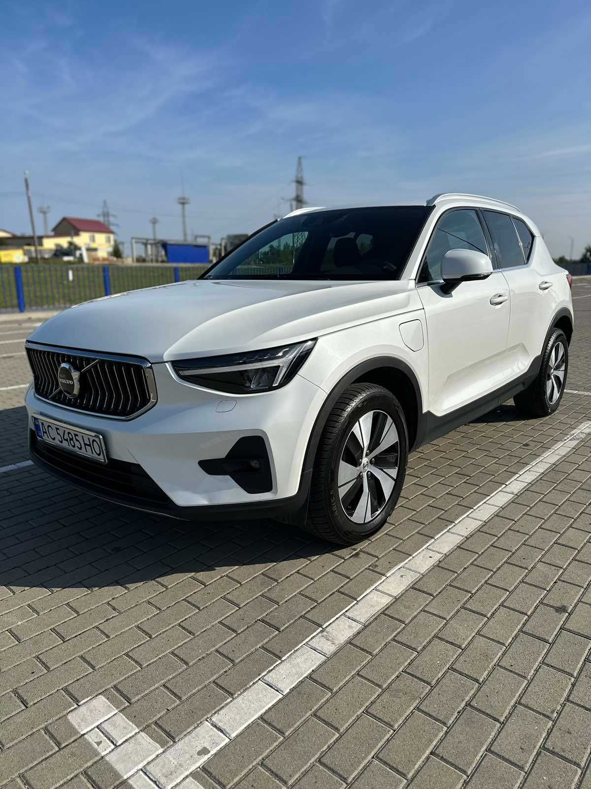 Volvo XC40 2022 1.5 бензин плагін