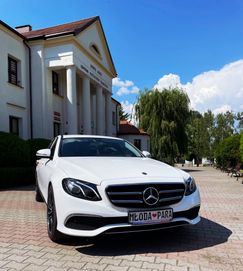 Biały Mercedes na Ślub z Kierowcą