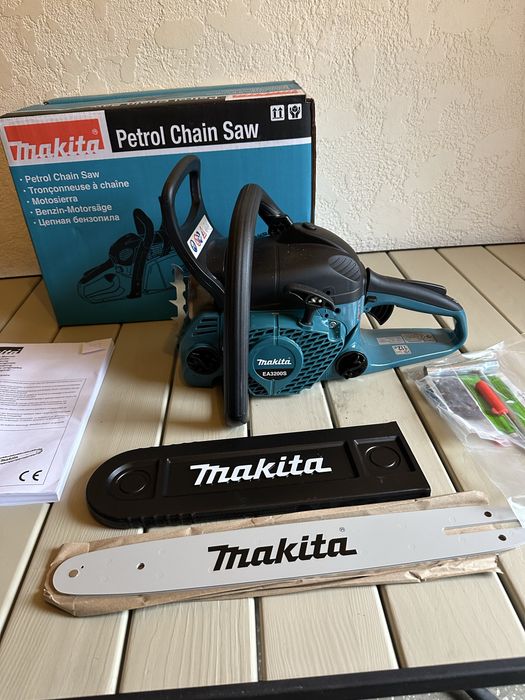 Бензопила Makita EA3200S