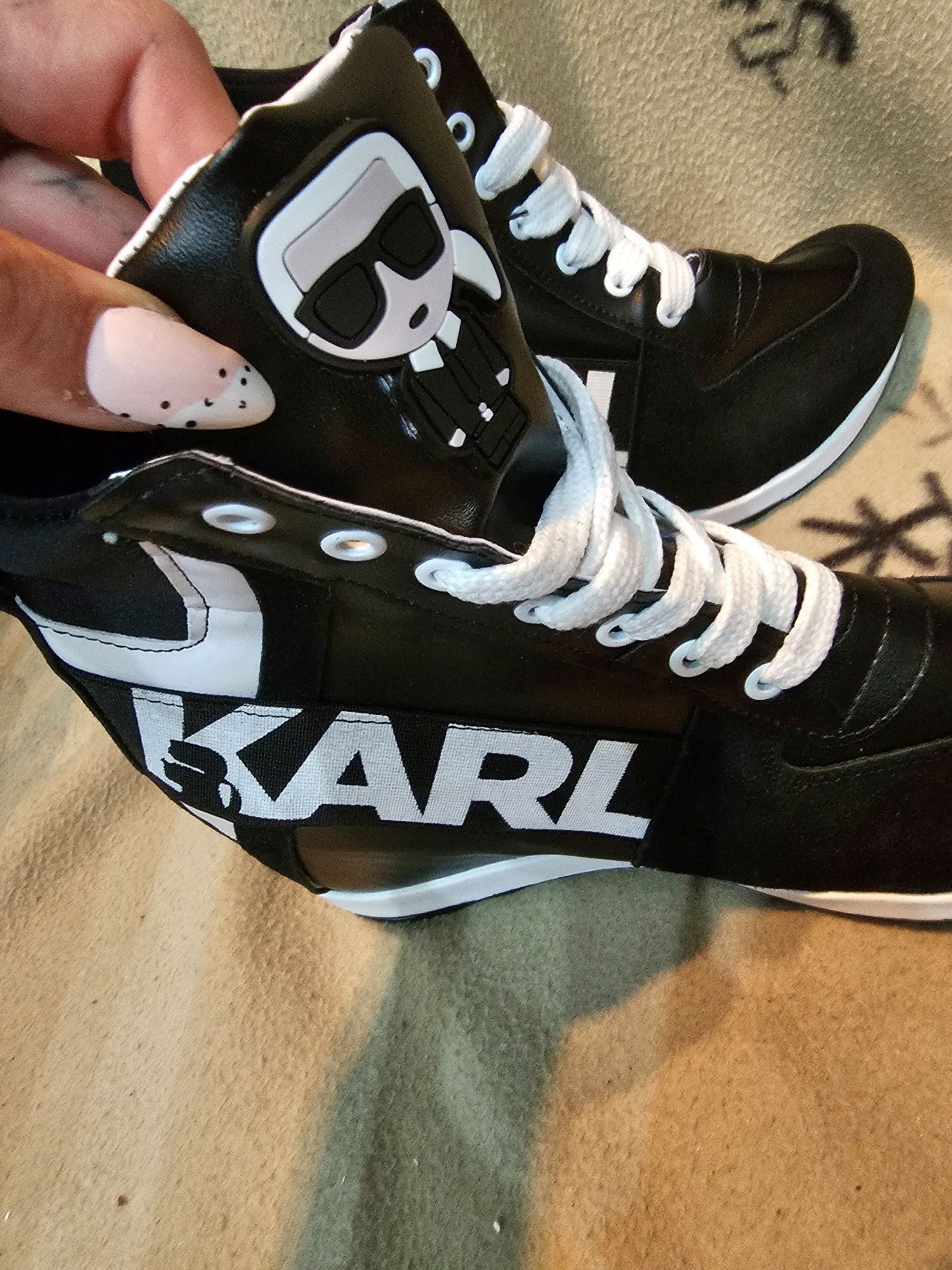 % Nowe koturny karl lagerfeld 40