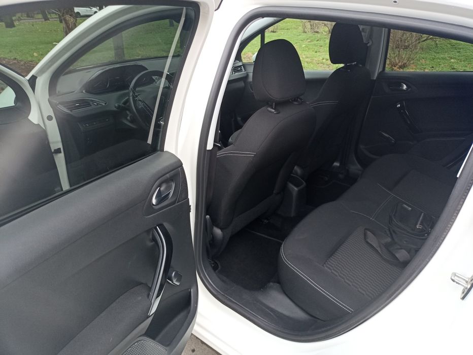 Peugeot 208 2020 року