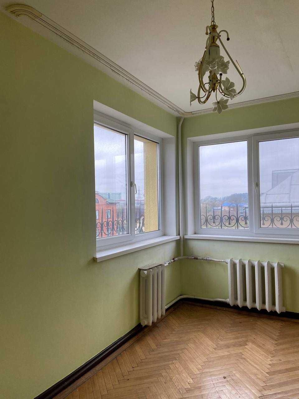 Продаж великого будинку в Микитинцях