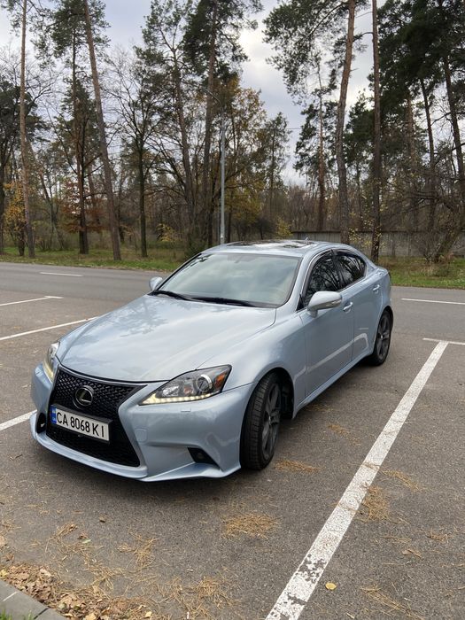 Lexus is250 2011
