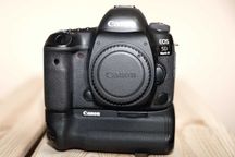 Canon EOS 5D Mk IV + Grip + baterie + karty