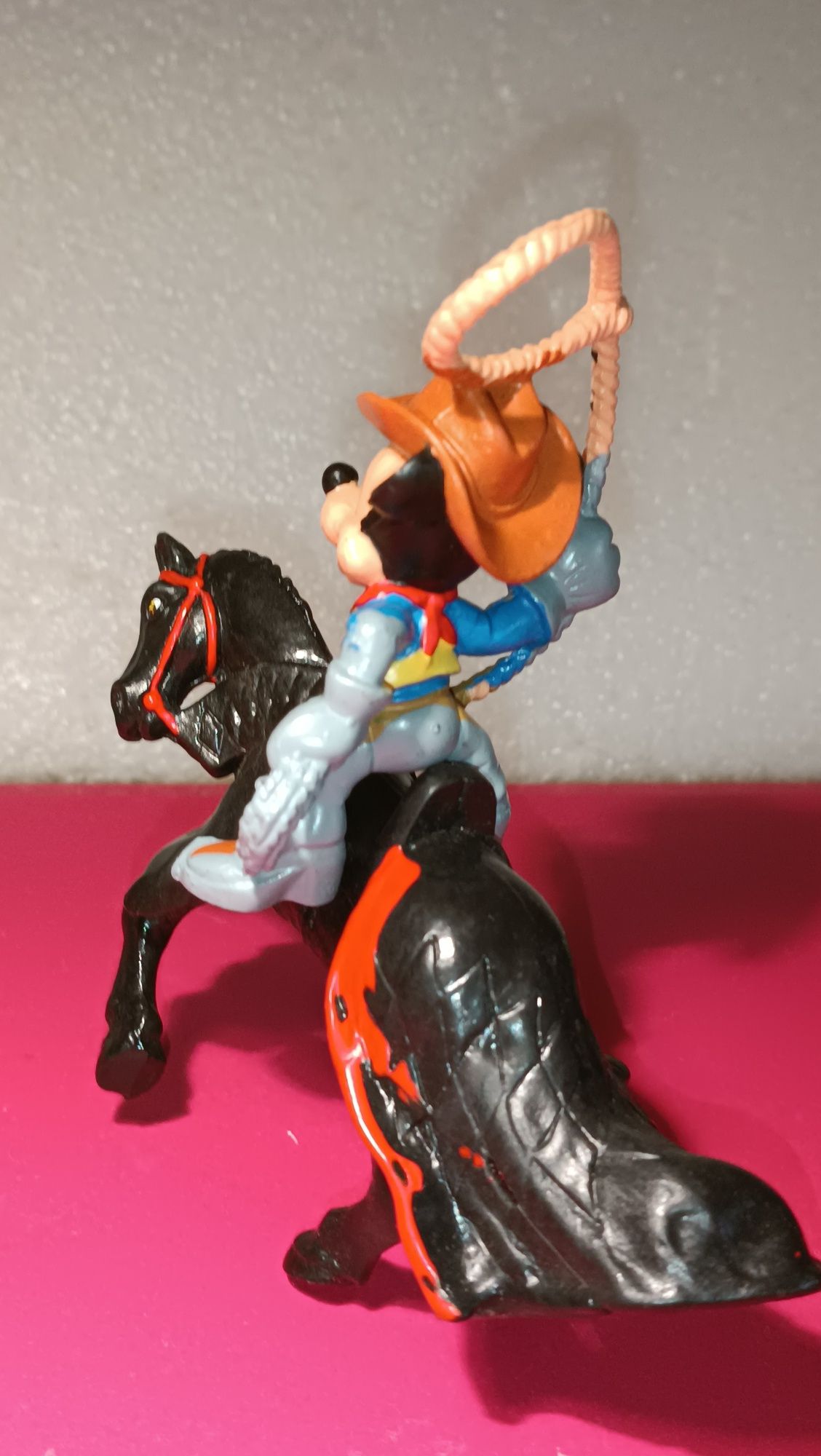 Antigo brinquedo da bullyland Mickey o cowboy