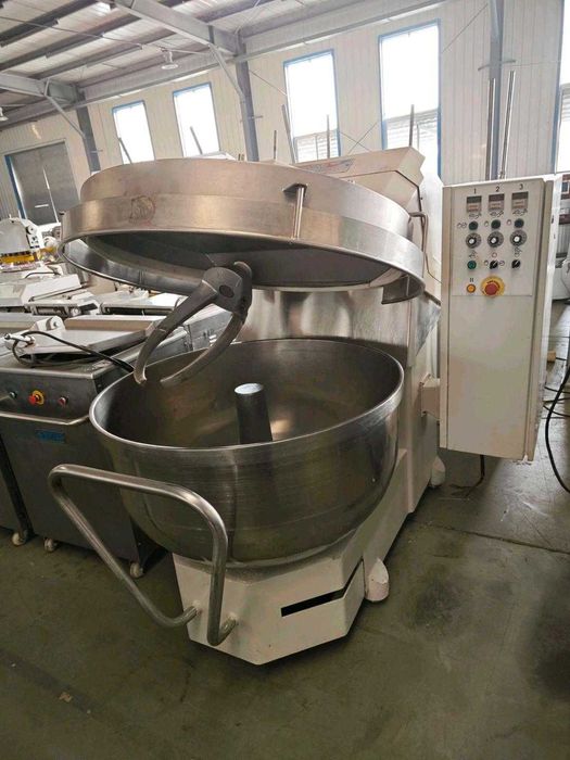 Mieszałka widelcowa VMI model 2330 MAEHz trzema dzieżami w zestawie