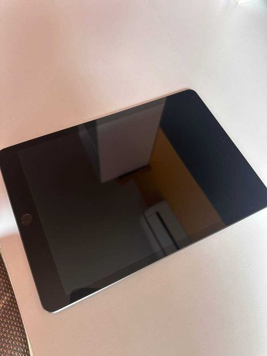 Продам Ipad 7  32 GB 10.2