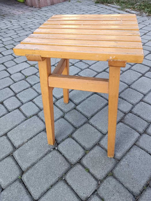 Taboret drewniany