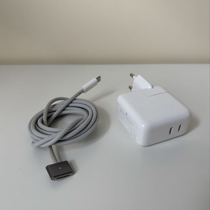 MacBook Air 13,6" M2 Gwiezdna Szarość