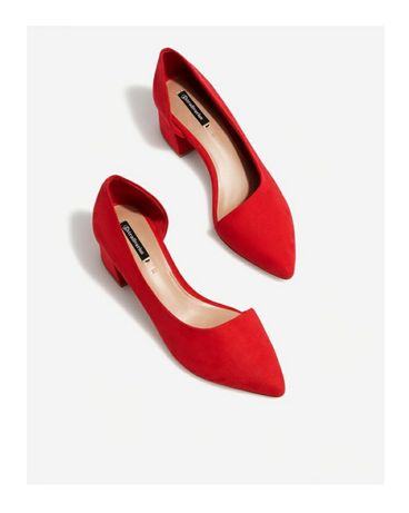 Sapato vermelho Stradivarius