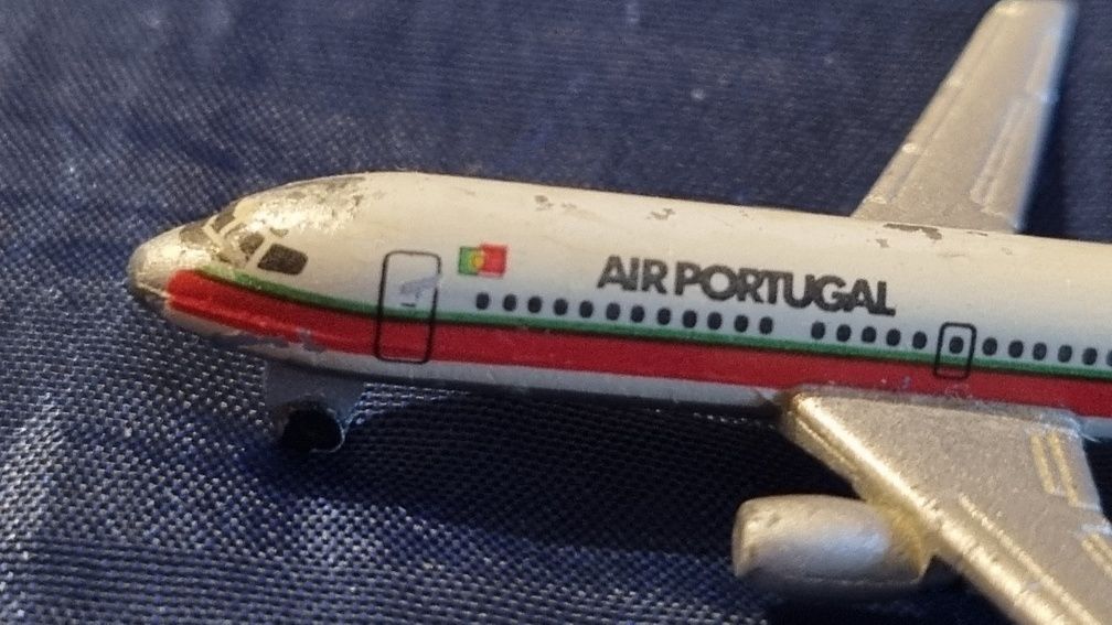 Avião Boeing 737 miniatura