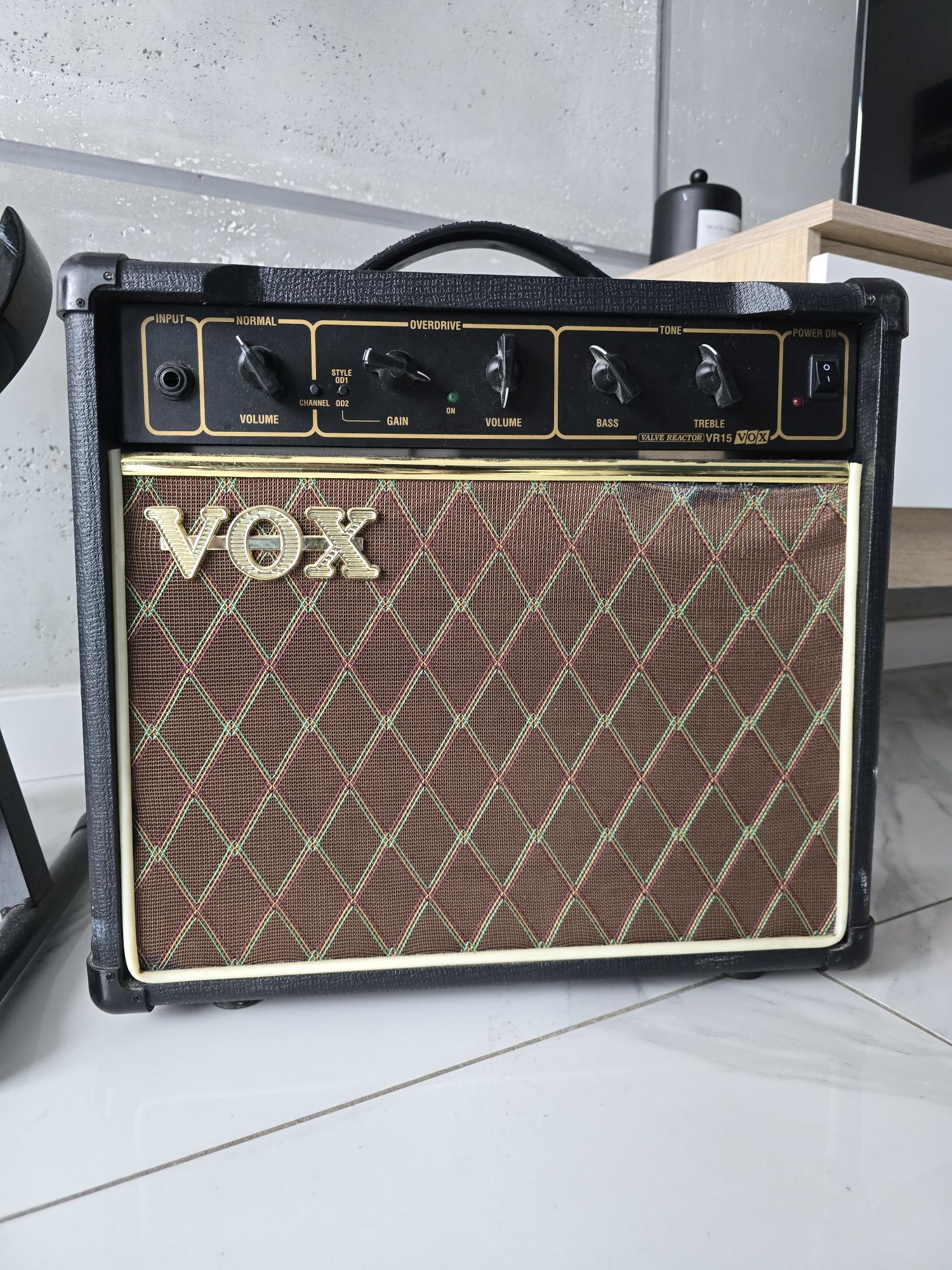 Gitara elektryczna Ibanez GIO + wzmacniacz lampowy VOX