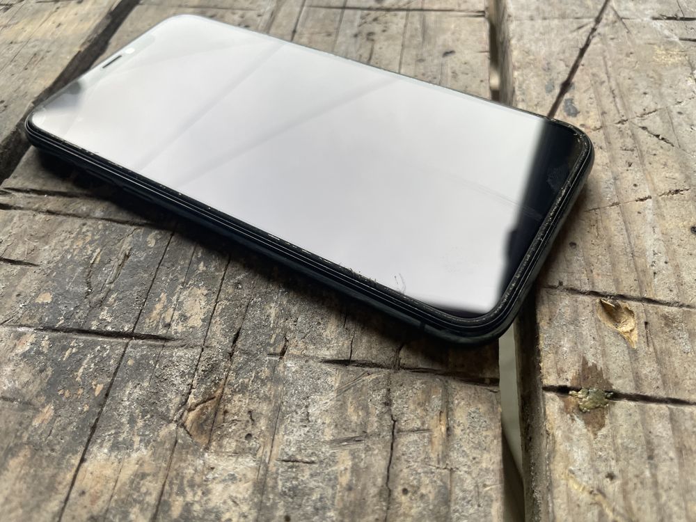 Iphone 11 PRO на запчасти экран, камера, корпус