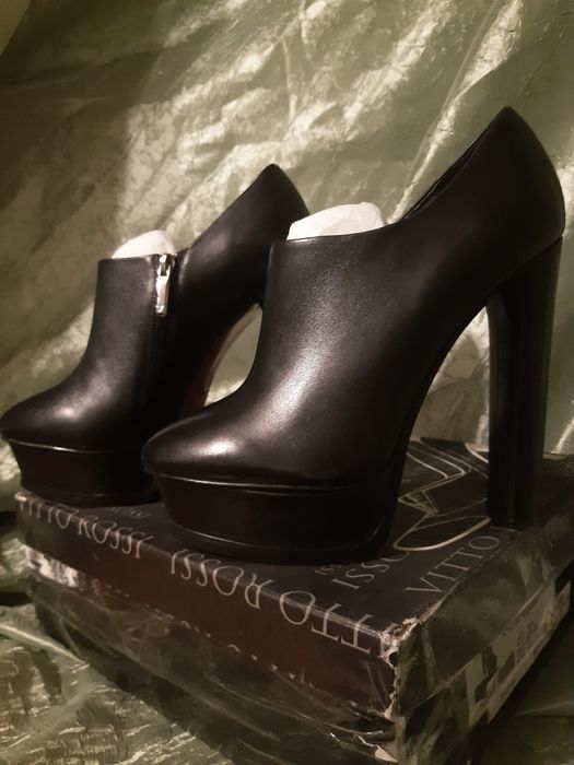 Ботильйони (стріпи, high heels) Vitto Rossi  (40 р) шкіра
