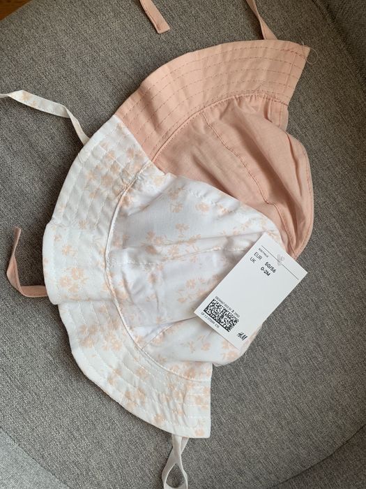 2 Chapéus de Bebé H&M 2 meses
