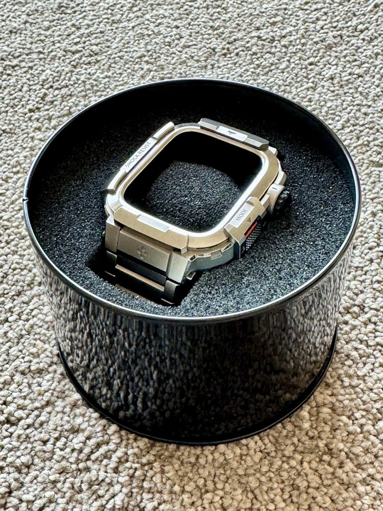 Capa + Bracelete Metal Armor Pro para Apple Watch (45mm) Spigen