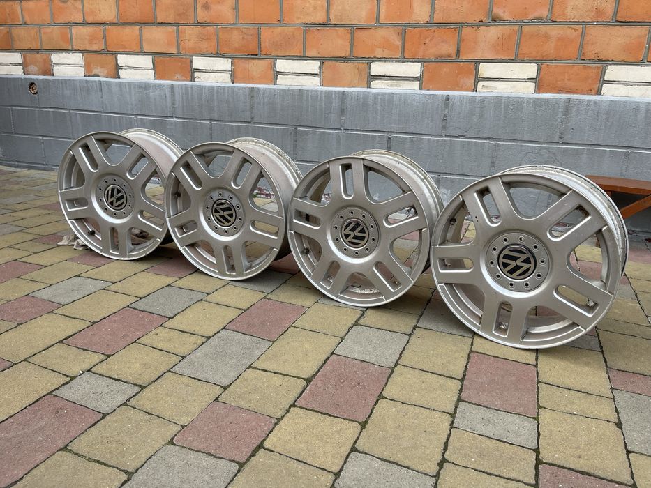 В хорошом стані. Титани