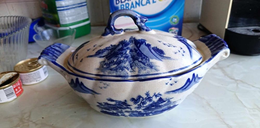 Tres peças  antigas de loicá antiga