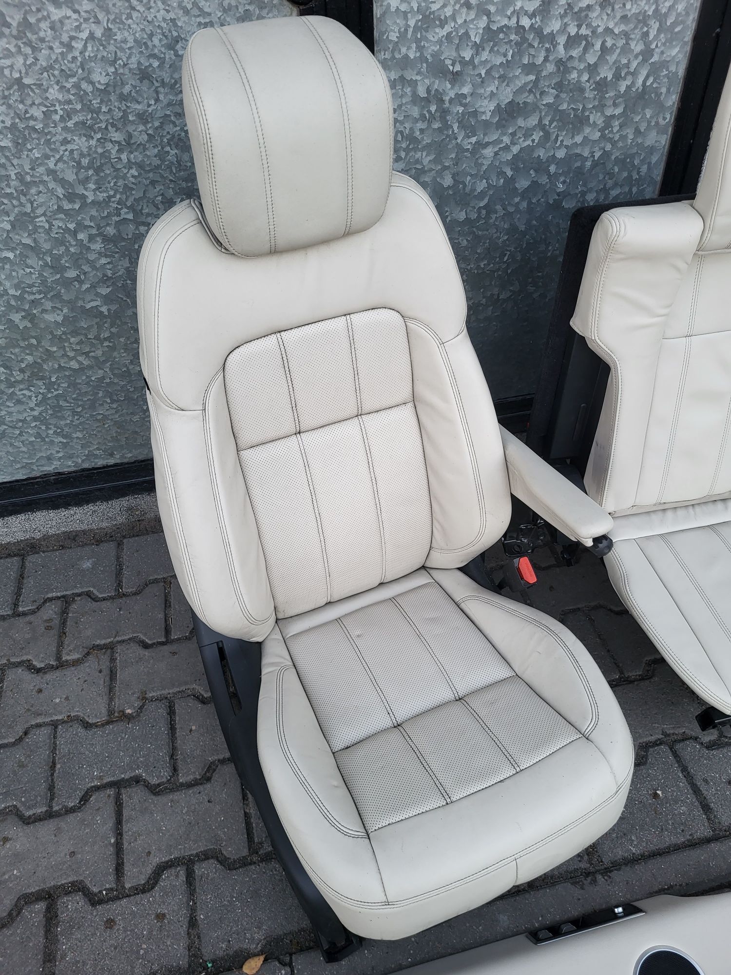 range rover sport l494 fotele