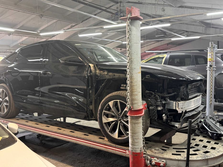 Рихтування автомобілів на стенді