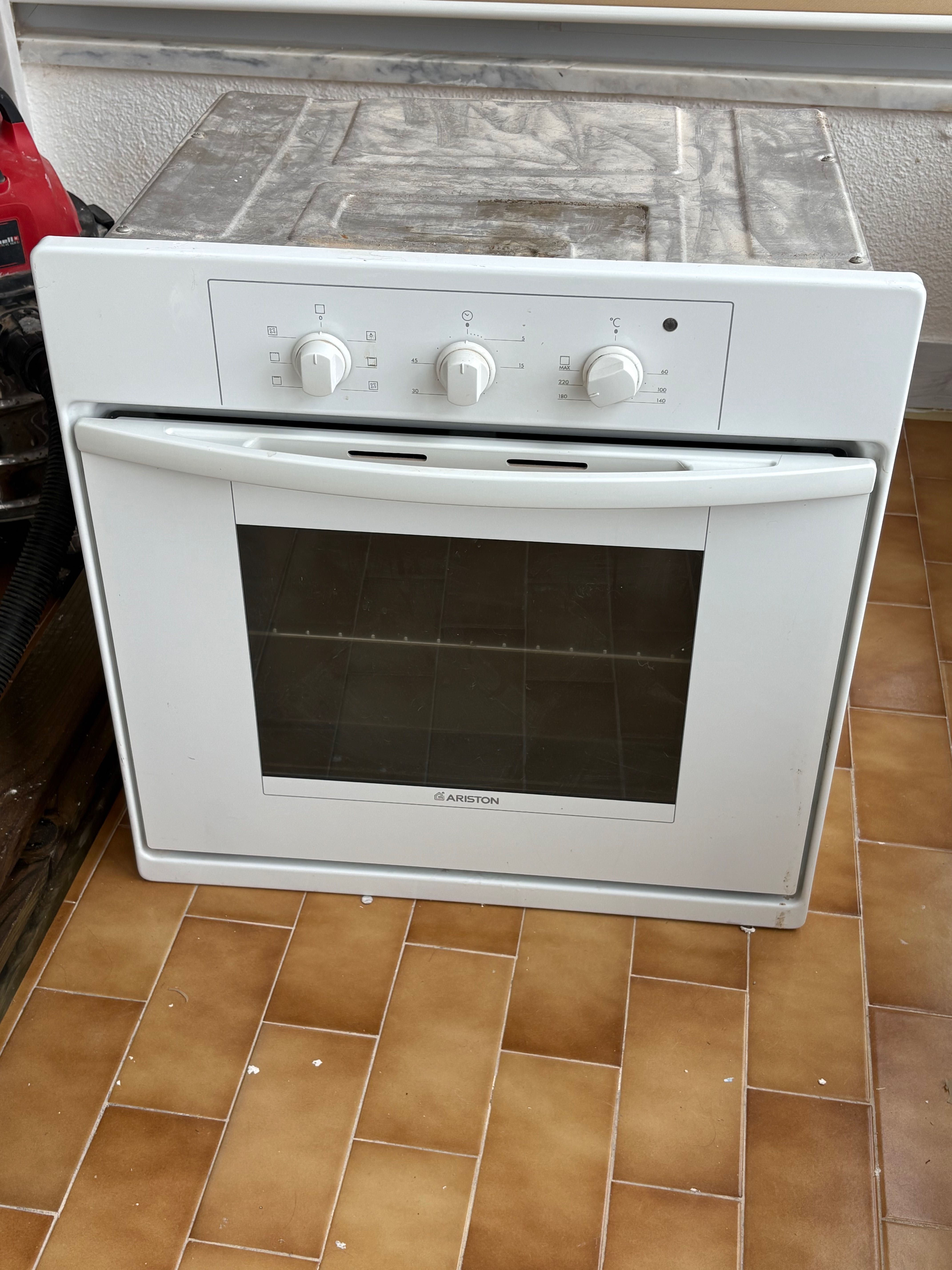 Forno encastrar Ariston