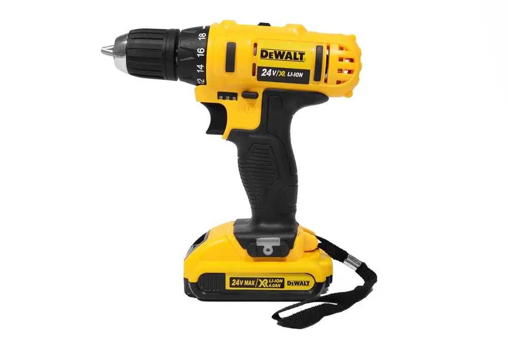 Аккумуляторный шуруповерт Dewalt 24V с набором инструментов в кейсе,