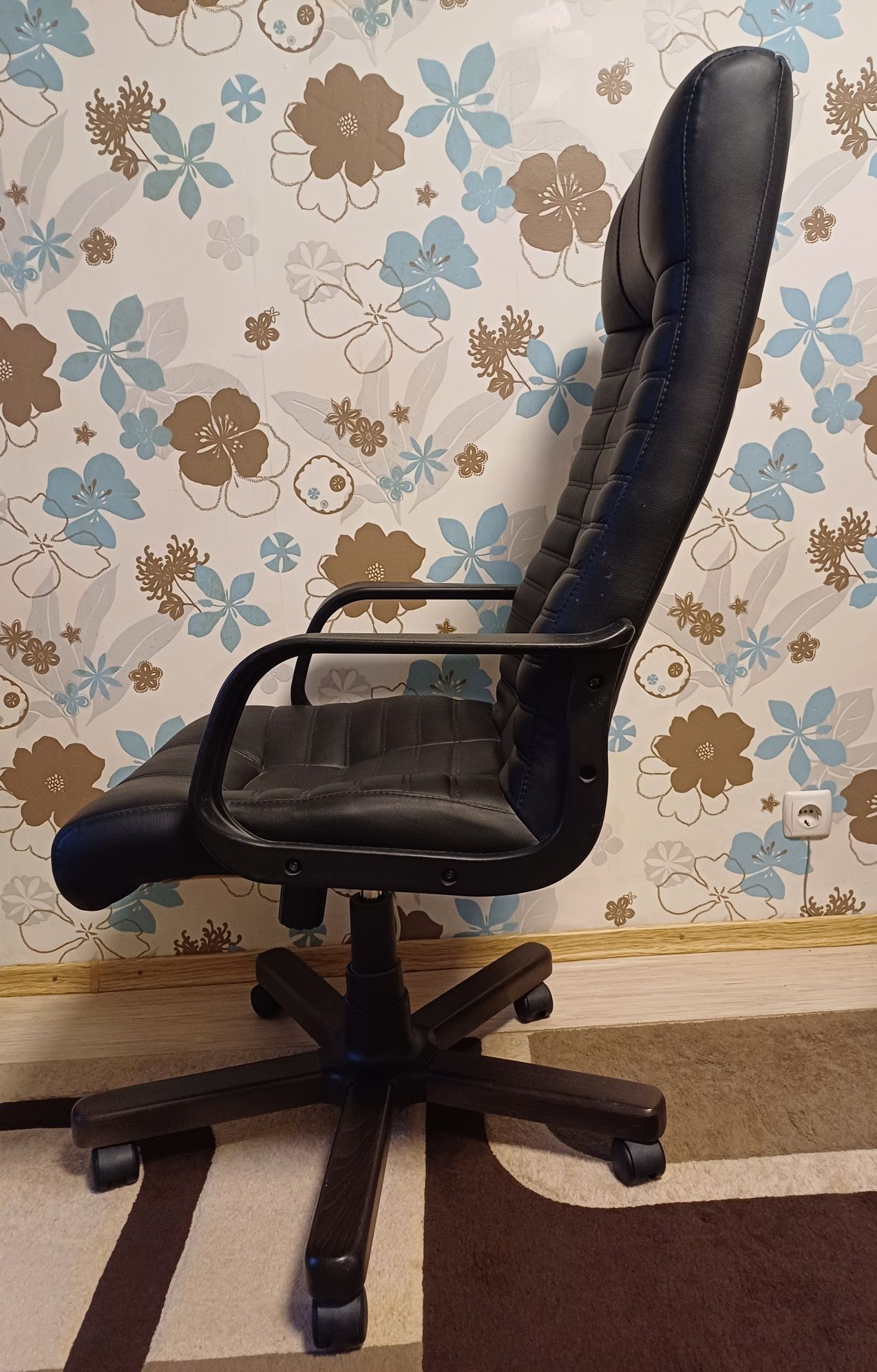 Кресло Атлантис Скаден черный новый крісло офіс директор