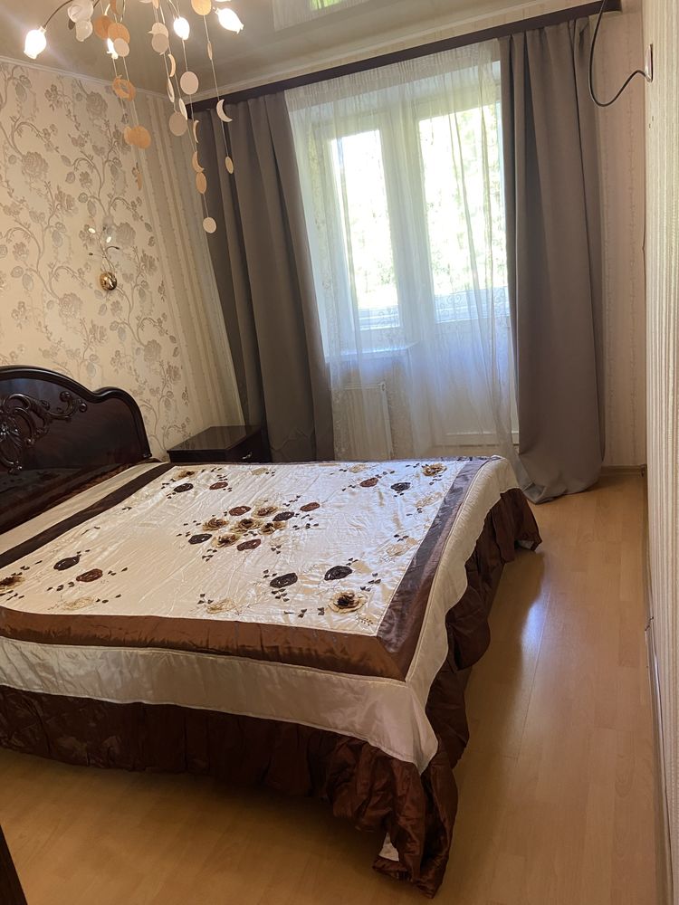 Трикімнатна з а/о від власника в Центрі, 4 поверх,крите паркомісце,