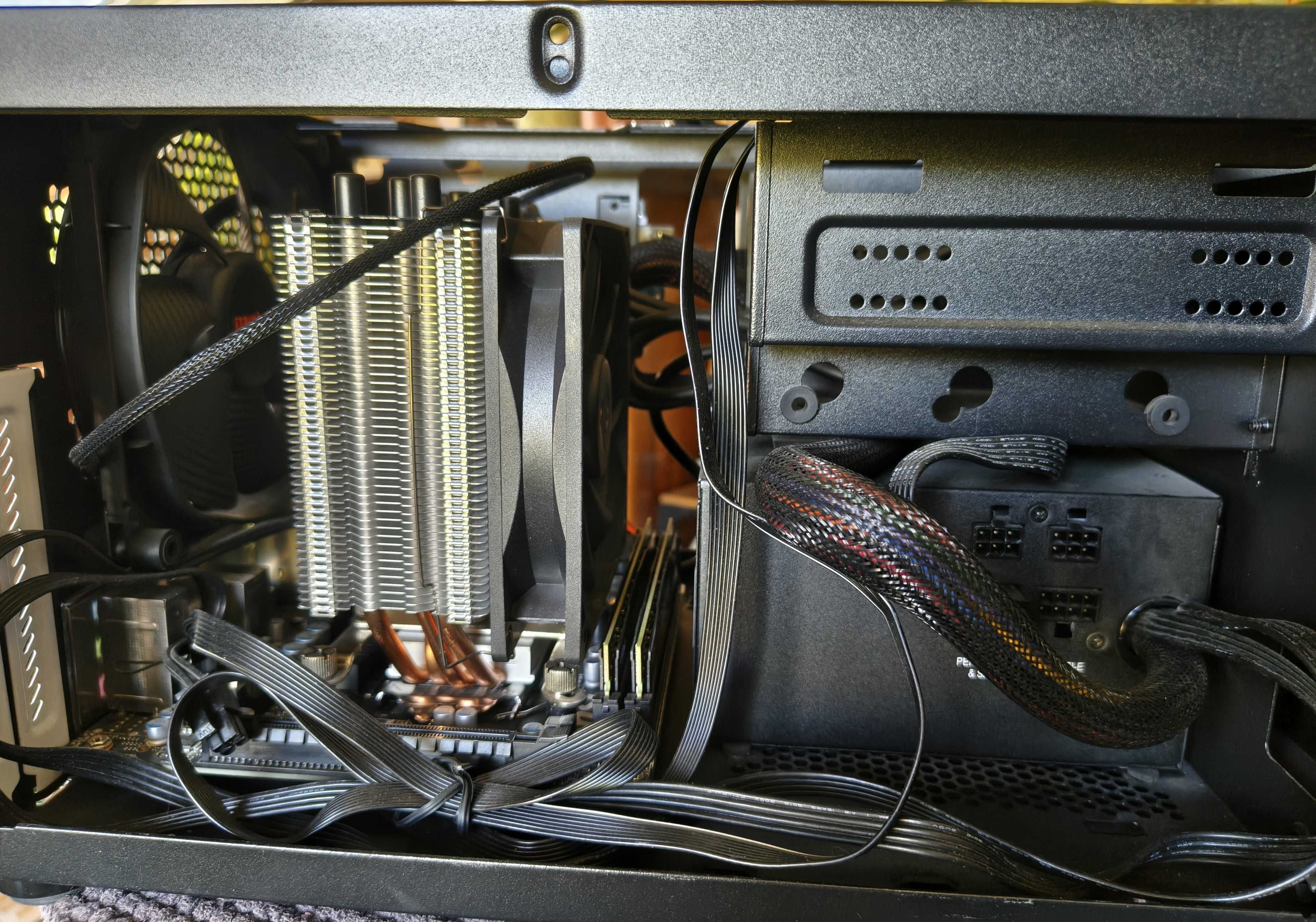 Komputer biurowy Intel Core i5-4690K, 16GB, SSD 256GB, mini ITX