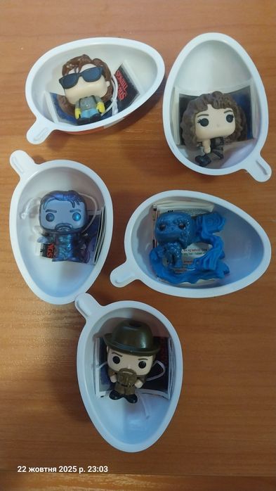 kinder joy stranger things , mario / дивні дива, маріо, принцеси