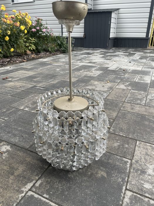 Продам хрустальные люстры.