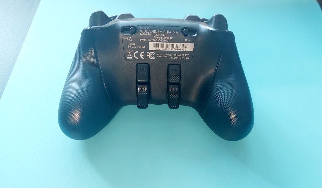Геймпад Razer Wolverine V2 Chroma