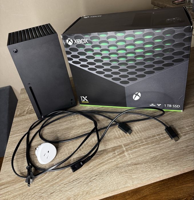 Приставка XBOX SERIES X 1 TB, геймерські бездротові навушники Xbox