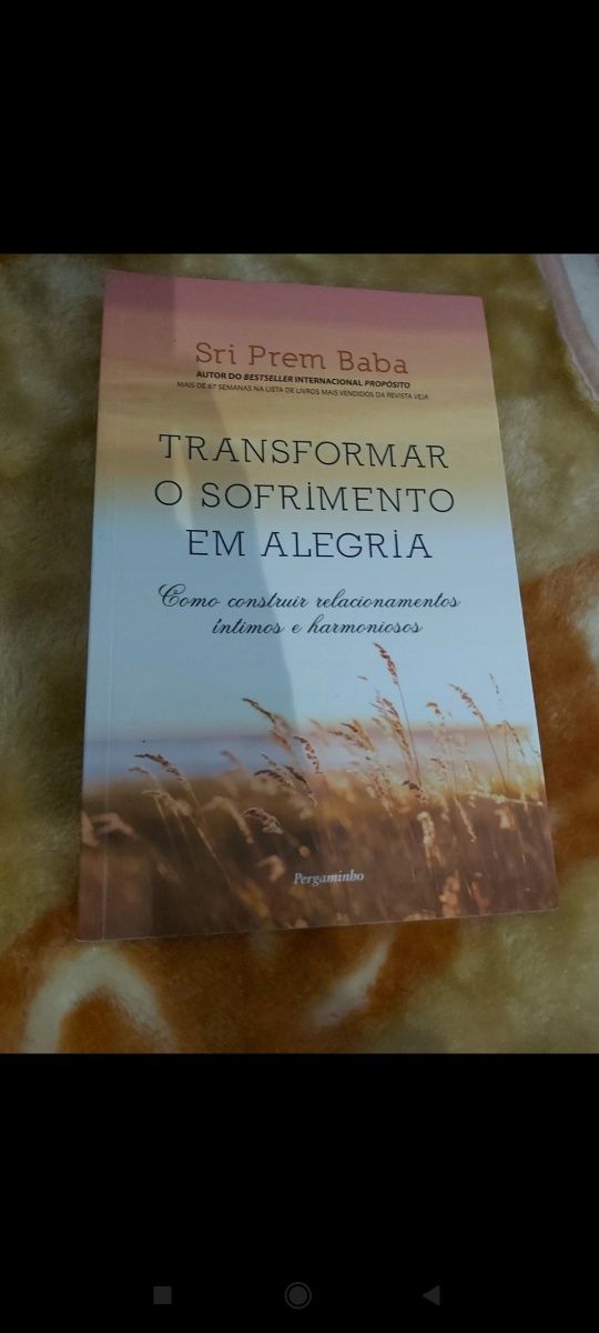 Livro "Transformar o sofrimento em alegria"