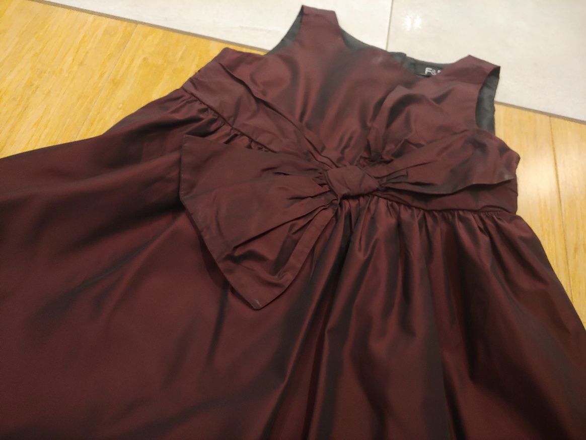 Sukienka r. 116/122 bordowa z tafty z kokardą stan idealny