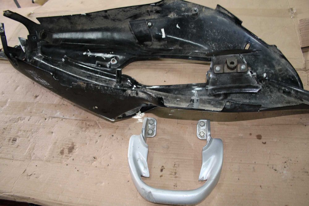 Zadupek Tył Tylny Owiewka Rączka Łącznik Honda NSR 125 JC22 93-03