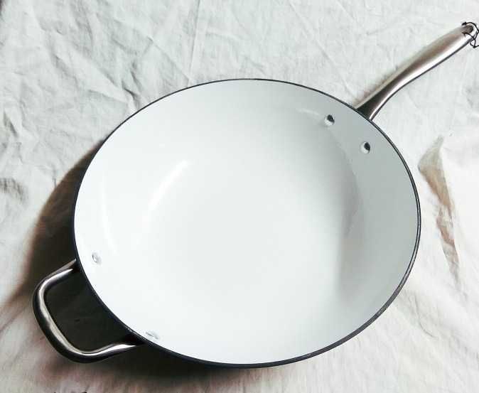 Patelnia żeliwna WOK Bergner 34cm z pokrywą czerwony