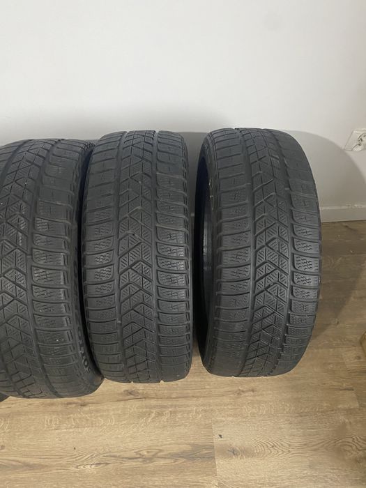 Opony zimowe 235/45/19 Pirelli