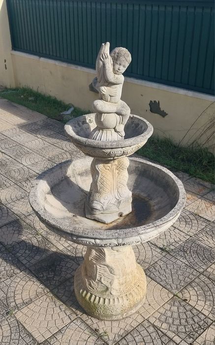 Bonita fonte em pedra