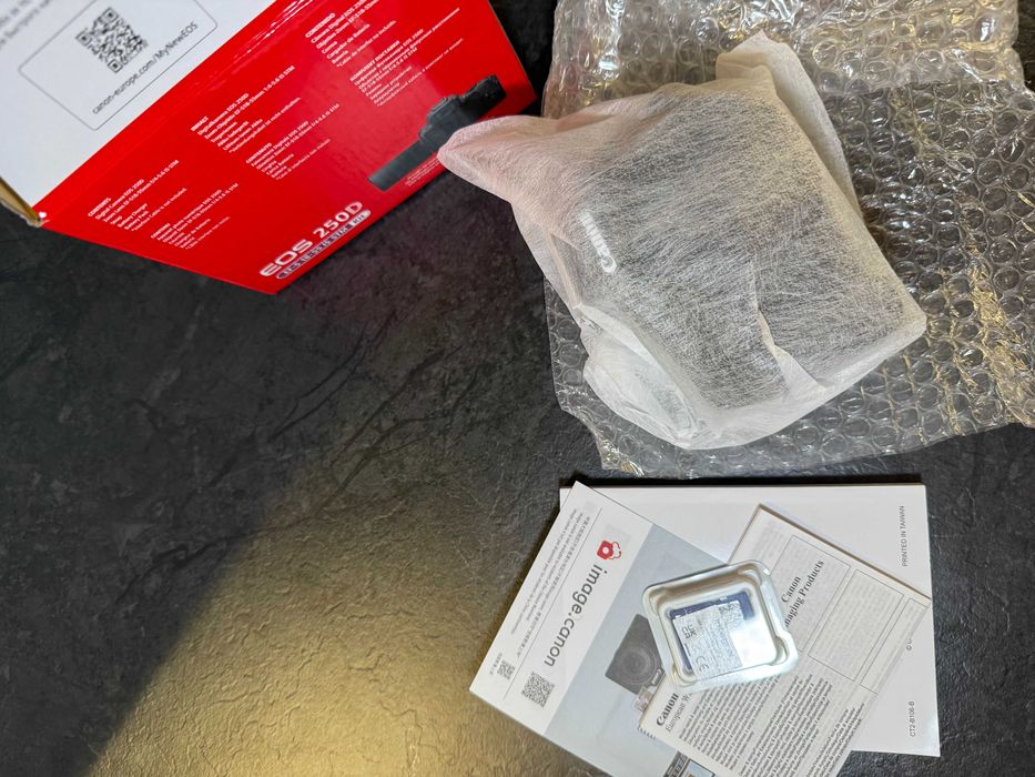 Nowy Aparat CANON EOS 250D + Obiektyw EF-S 18-55mm f/4-5.6 IS STM