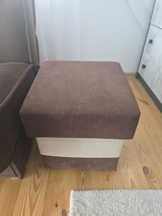 Sofa rozkładana z funkcją spania + pufa