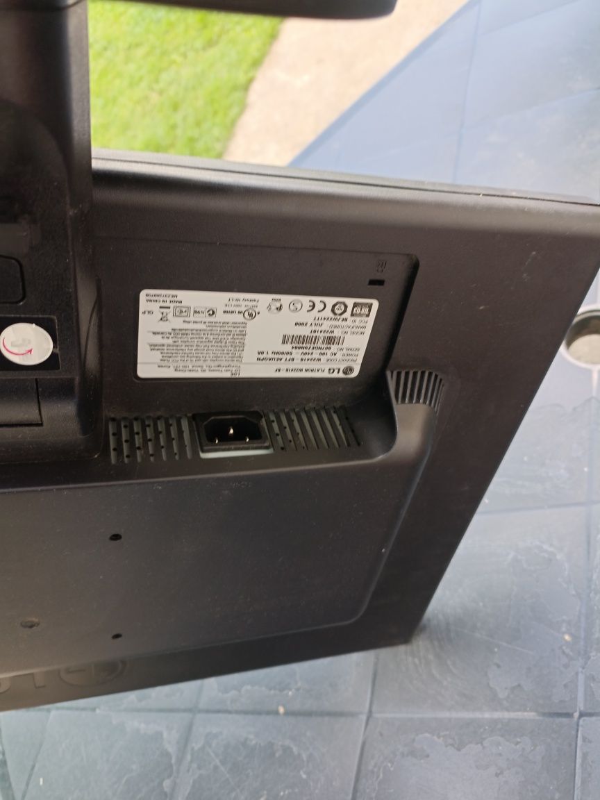Monitor LG flatron 22 cale