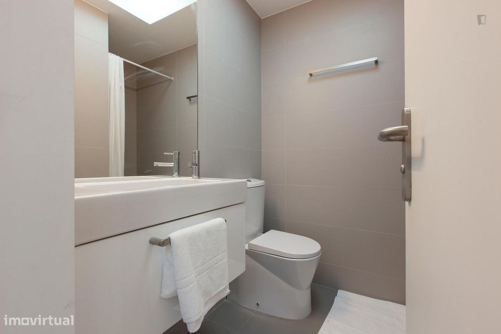59408 - Quarto com cama de solteiro, com...
